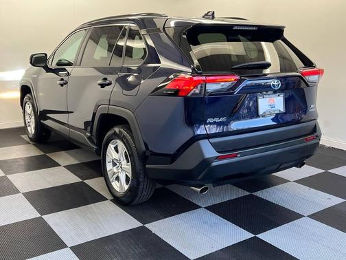 2019 Toyota RAV4 Hybrid XLE