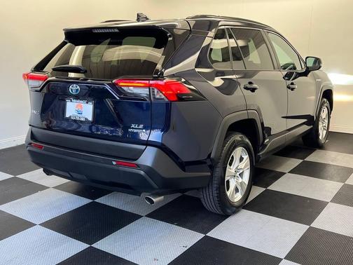 2019 Toyota RAV4 Hybrid XLE