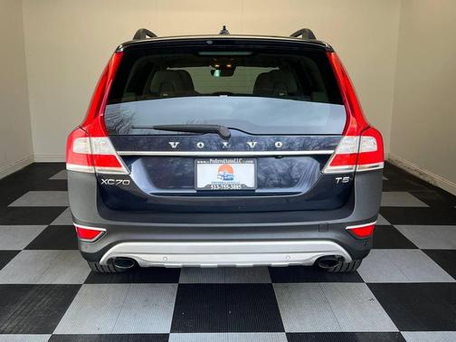 2016 Volvo XC70 T5 Drive-E Premier