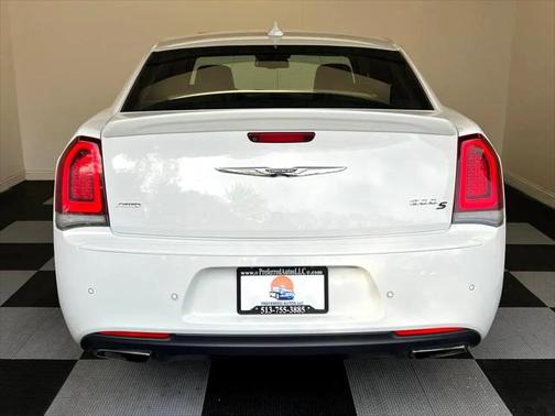 2016 Chrysler 300 S