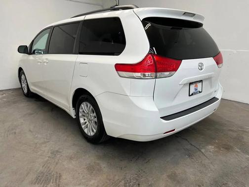 2013 Toyota Sienna XLE