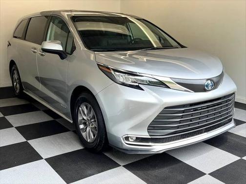 2021 Toyota Sienna XLE 7 Passenger