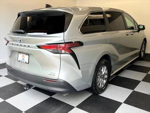 2021 Toyota Sienna XLE 7 Passenger