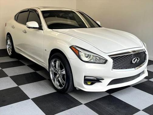 2015 INFINITI Q70 5.6 AWD
