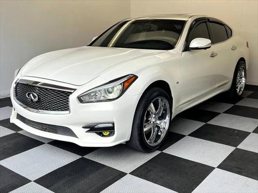 2015 INFINITI Q70 5.6 AWD