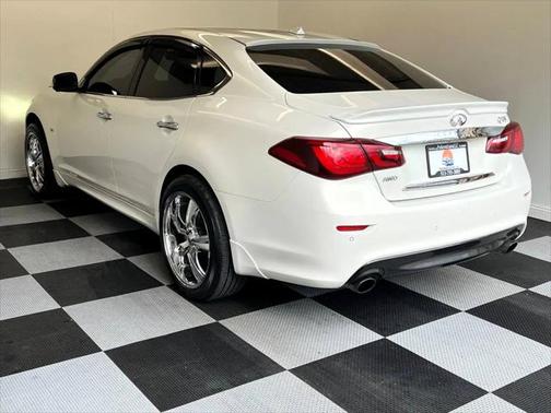 2015 INFINITI Q70 5.6 AWD