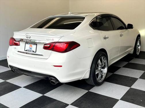 2015 INFINITI Q70 5.6 AWD