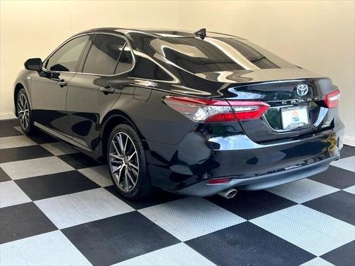2021 Toyota Camry Hybrid XLE