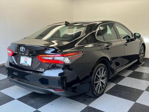 2021 Toyota Camry Hybrid XLE