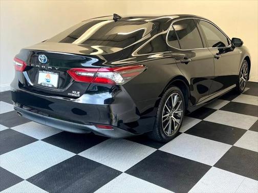2021 Toyota Camry Hybrid XLE