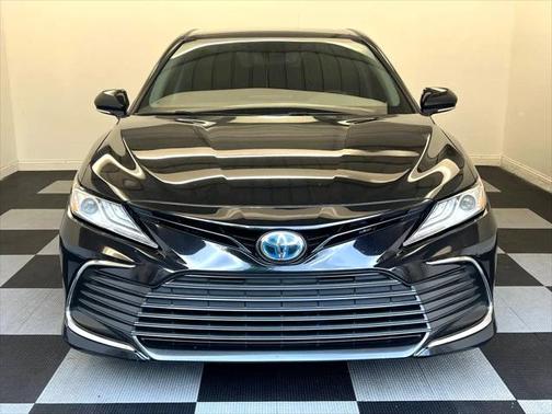 2021 Toyota Camry Hybrid XLE