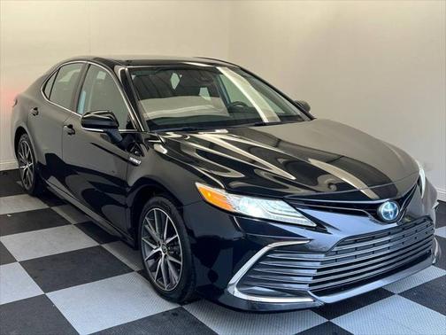 2021 Toyota Camry Hybrid XLE