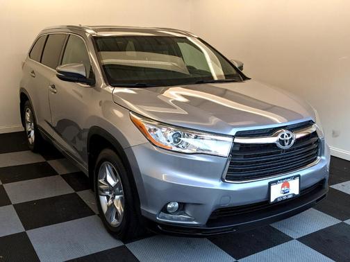 Photo 5 of 42 of 2016 Toyota Highlander Limited