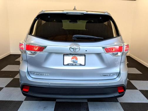 Photo 3 of 42 of 2016 Toyota Highlander Limited