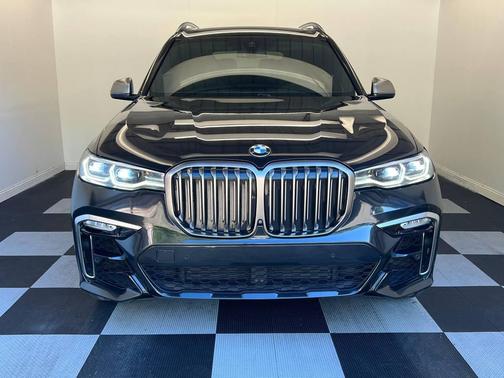 2020 BMW X7 M50i