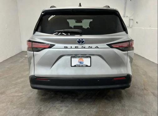 2022 Toyota Sienna XLE