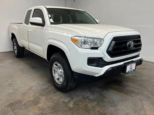 WHITE 2021 Toyota Tacoma SR
