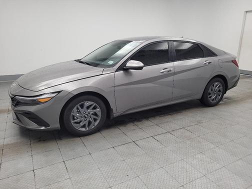 Fluid Metal 2024 Hyundai ELANTRA SEL