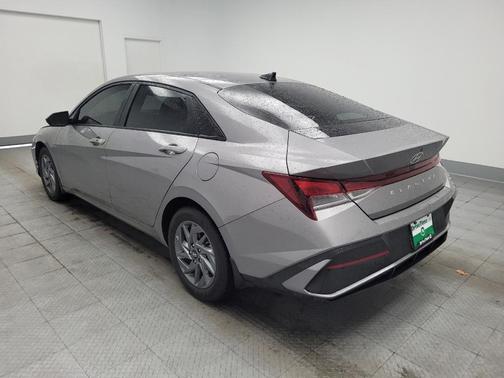 Fluid Metal 2024 Hyundai ELANTRA SEL