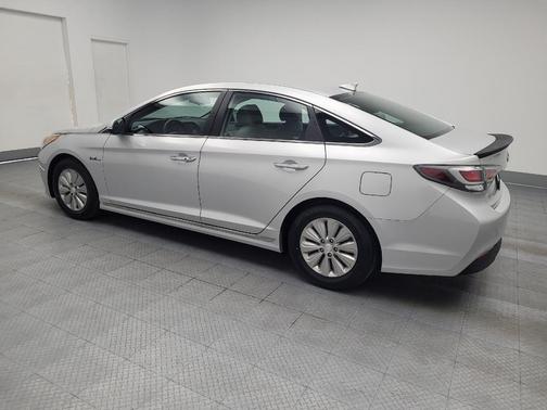 2016 Hyundai SONATA Hybrid SE