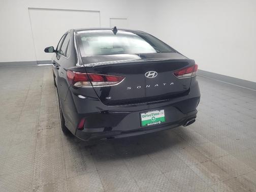 2018 Hyundai SONATA SE