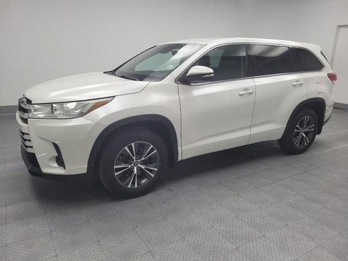 2017 Toyota Highlander LE I4