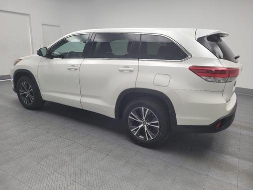 2017 Toyota Highlander LE I4