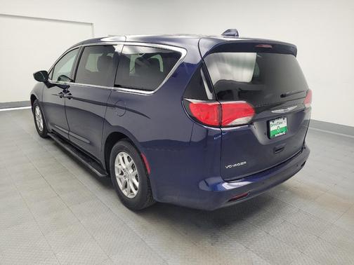 2020 Chrysler Voyager LX