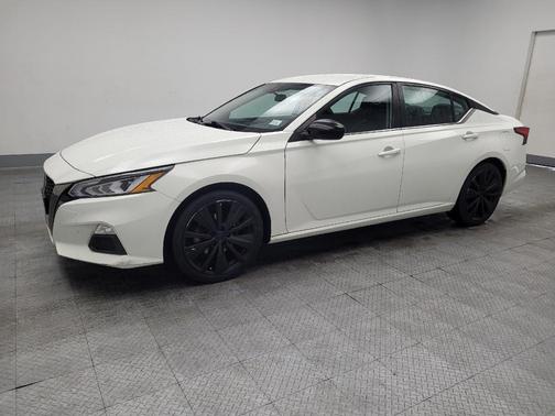 White 2021 Nissan Altima SR FWD