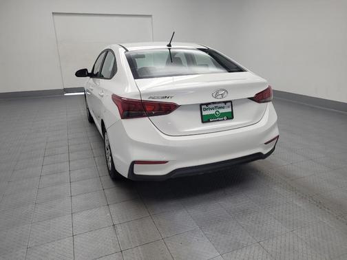 Frost White Pearl 2021 Hyundai Accent SE