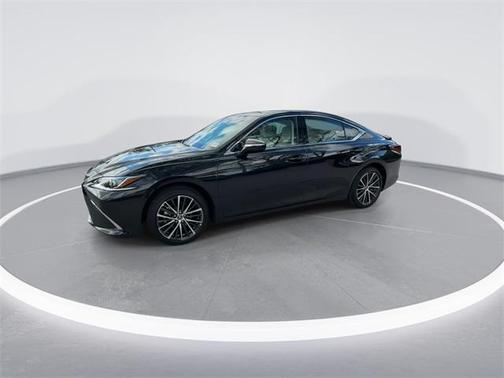 2025 Lexus ES 300h Base