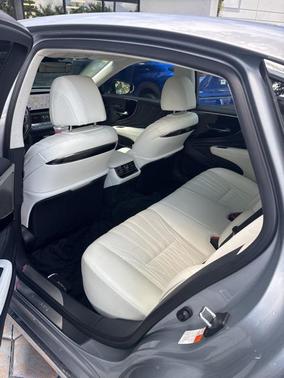 2023 Lexus LS 500 Base