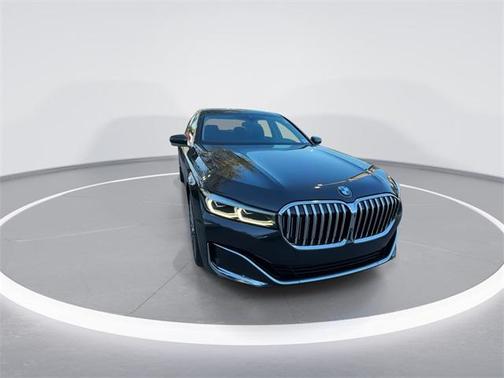 2021 BMW 740 740i