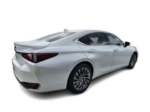 2025 Lexus ES 300h Ultra Luxury