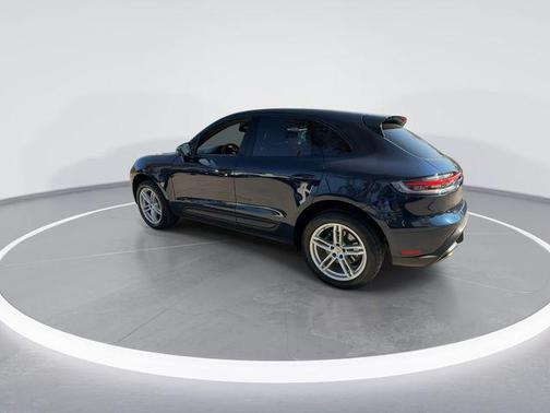2023 Porsche Macan Base