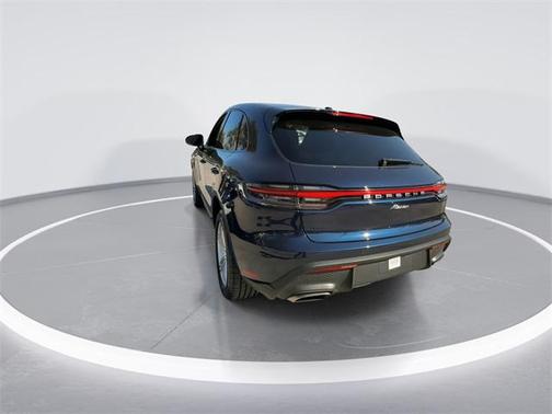2023 Porsche Macan Base