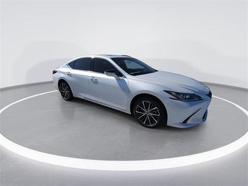 2025 Lexus ES 300h Base