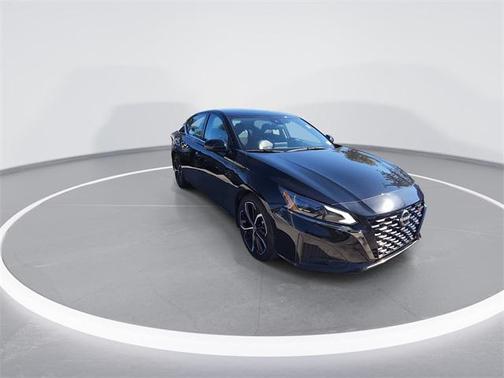 2023 Nissan Altima SR FWD