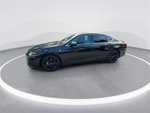 2024 Lexus ES 300h F SPORT Handling