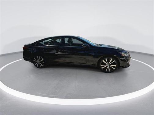 2020 Nissan Altima SR FWD