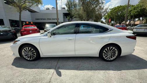 2025 Lexus ES 300h Luxury