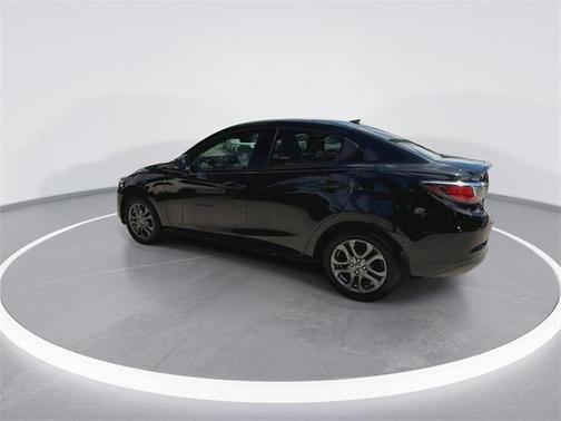 2019 Toyota Yaris Sedan LE