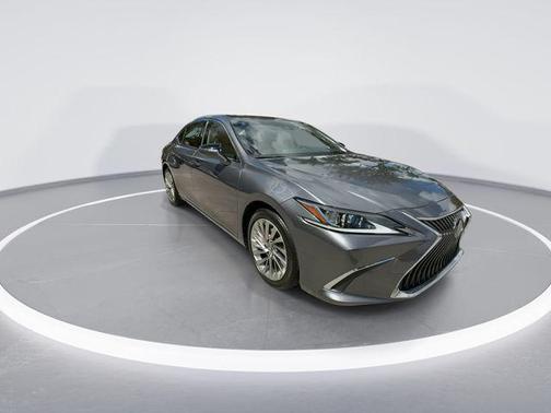 2019 Lexus ES 300h Luxury