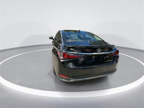 2025 Lexus ES 300h Base