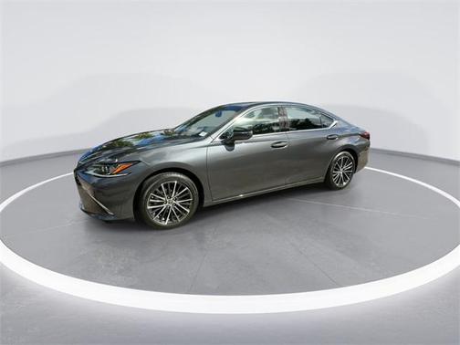 2025 Lexus ES 300h Base