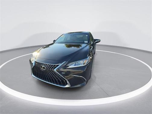 2025 Lexus ES 300h Base