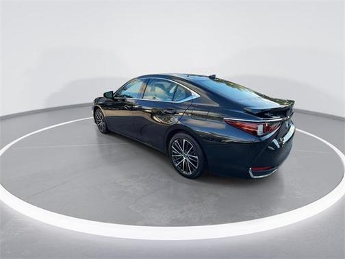 2025 Lexus ES 300h Base