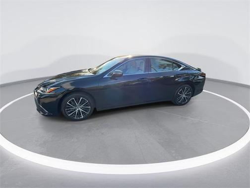 2025 Lexus ES 300h Base