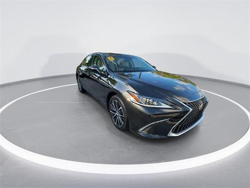 2025 Lexus ES 300h Base