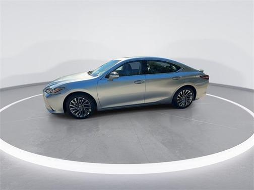 2024 Lexus ES 300h Luxury